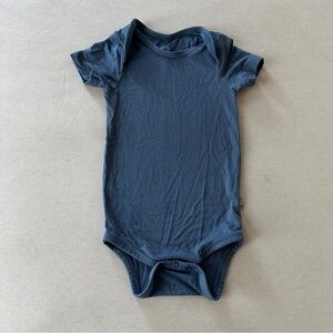 Kyte Baby Bodysuit in Steel (6-12M)